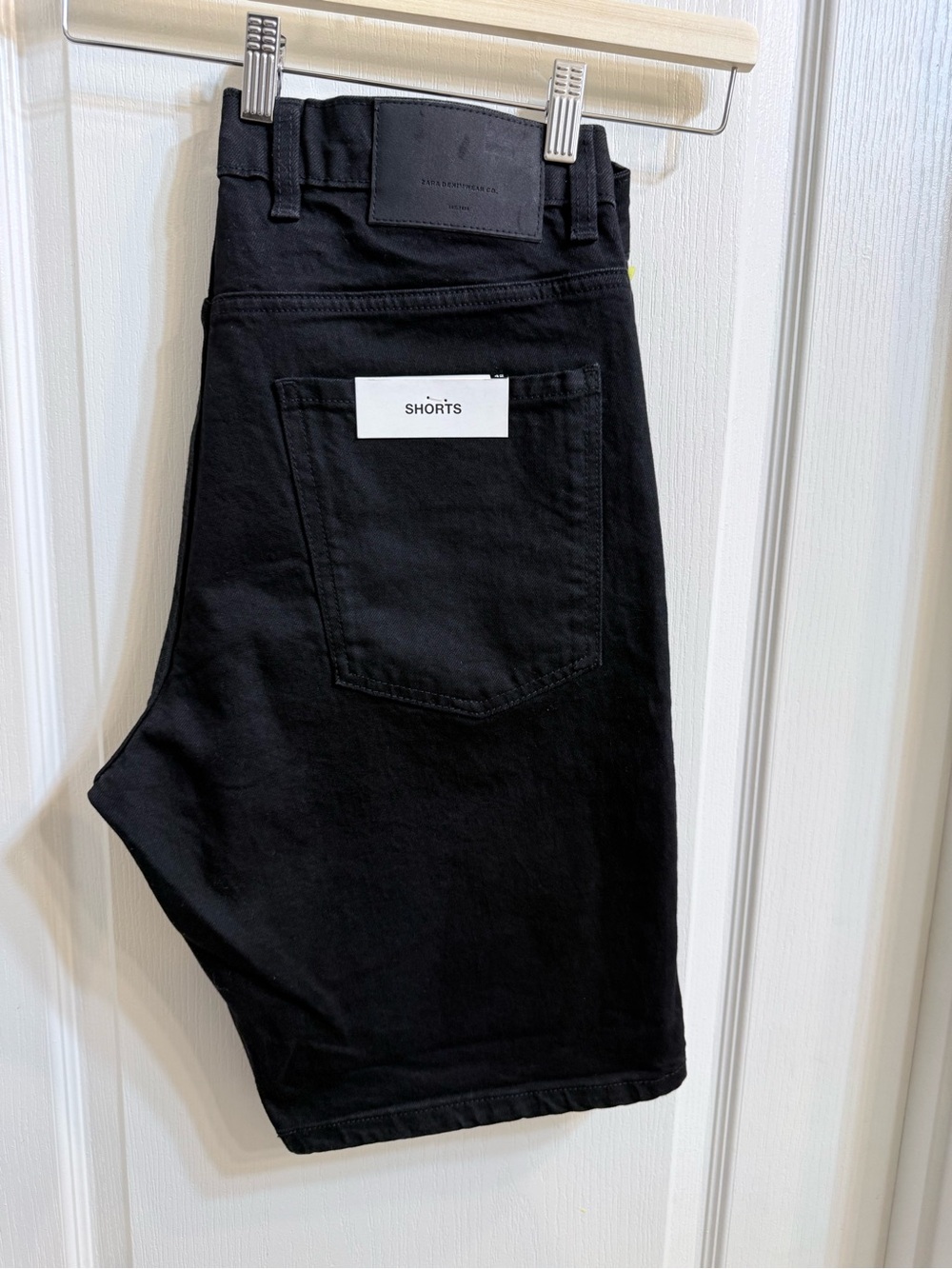 Zara Black Men’s Denim Shorts - Straight Cut Size 32
